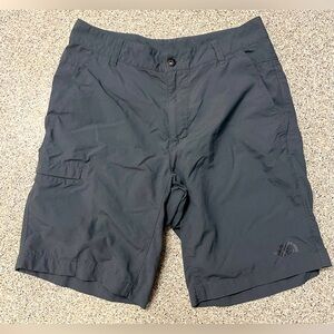 The North Face Short  Hiking Casual Men's  Size 30 9in Gray GUC